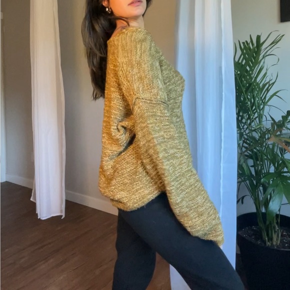 Universal thread green slouchy sweater - Picture 2 of 5